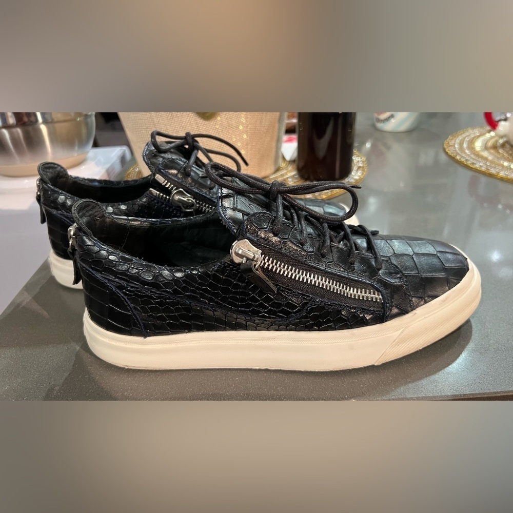 Giuseppe Zanotti Crocodile Effect Low Top Sneakers Zippers - Picture 8 of 8